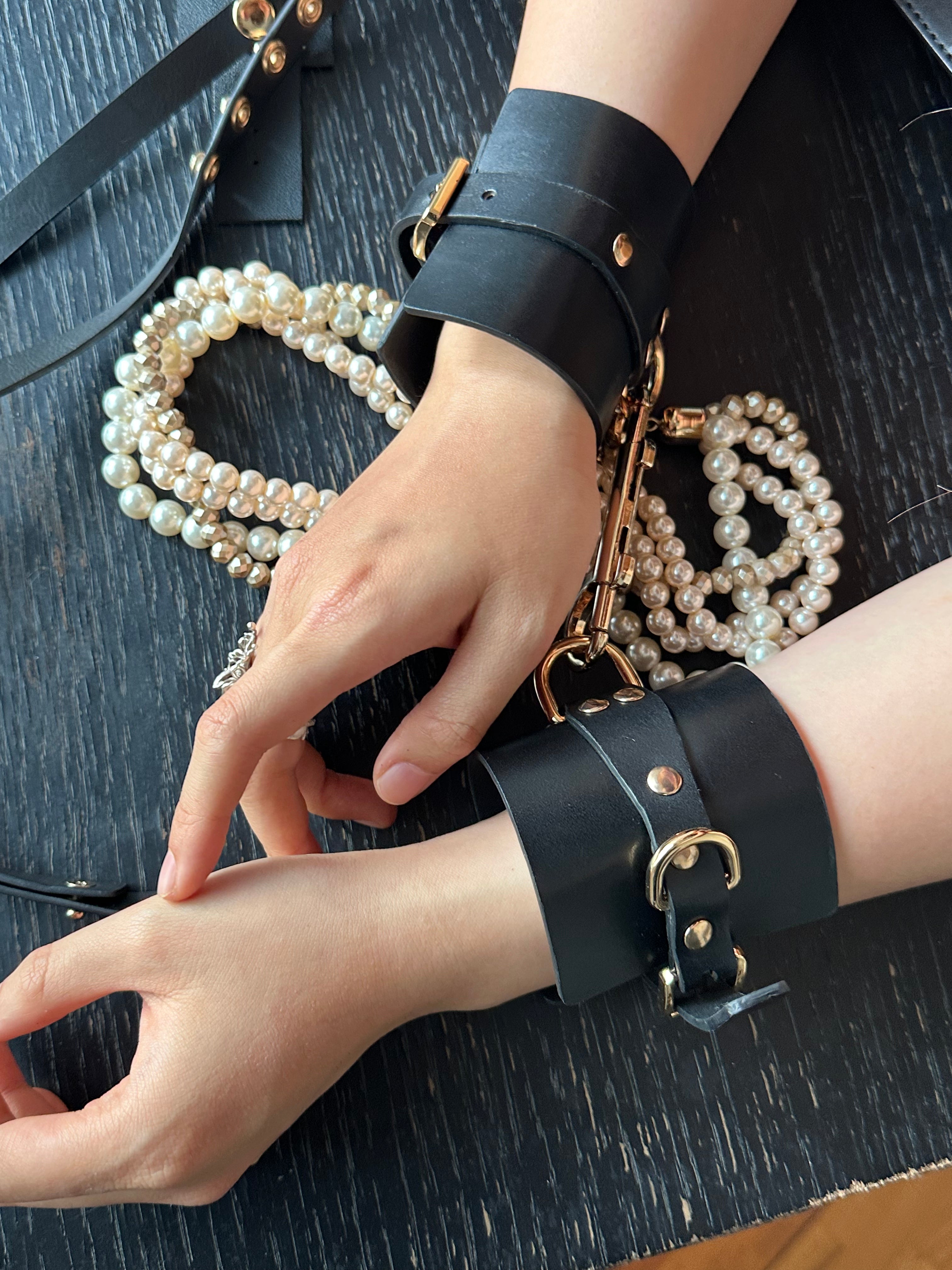Kiro Classic Cuffs